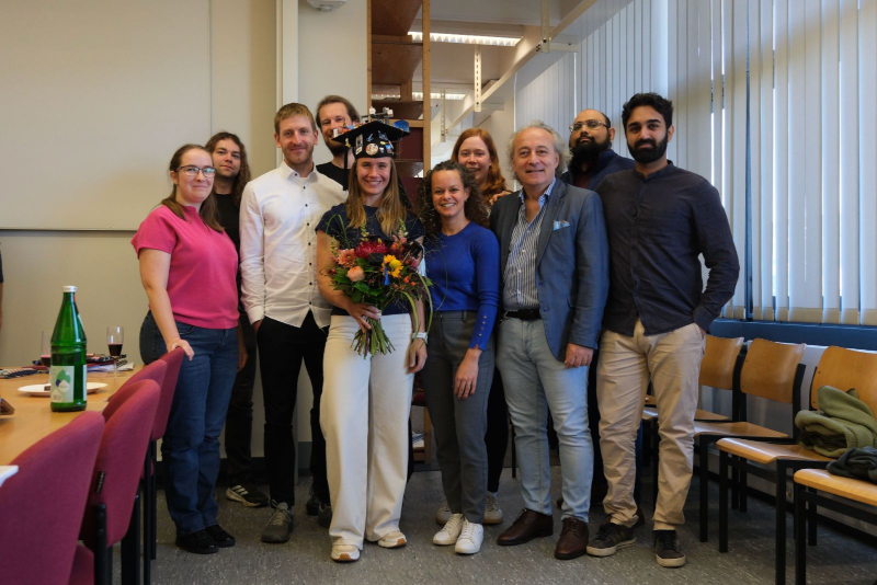 Erfolgreiche Promotion von Marie Dominique Schmidt mit magna cum laude